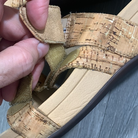 Vionic Rio Slide Wedge Cork Vegan Sandals size 7 - Picture 6 of 9